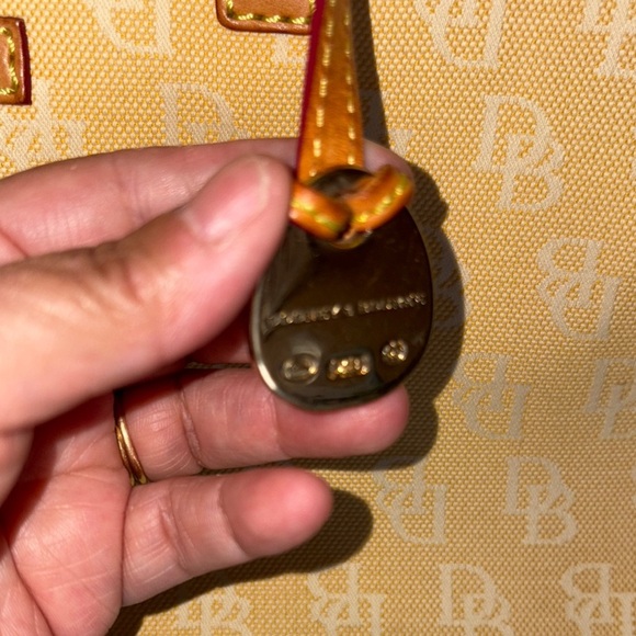 Vintage Gently Loved Dooney & Bourke East West Canvas Tote Bag - Picture 3 of 14